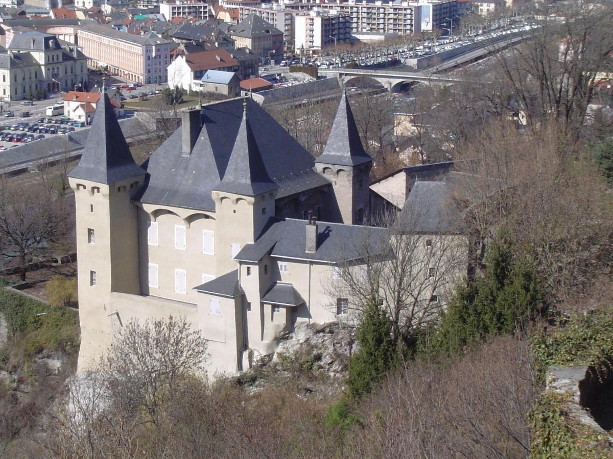 Au Cheval Blanc - appartements et chambres d'hôtes Albertville Extérieur photo