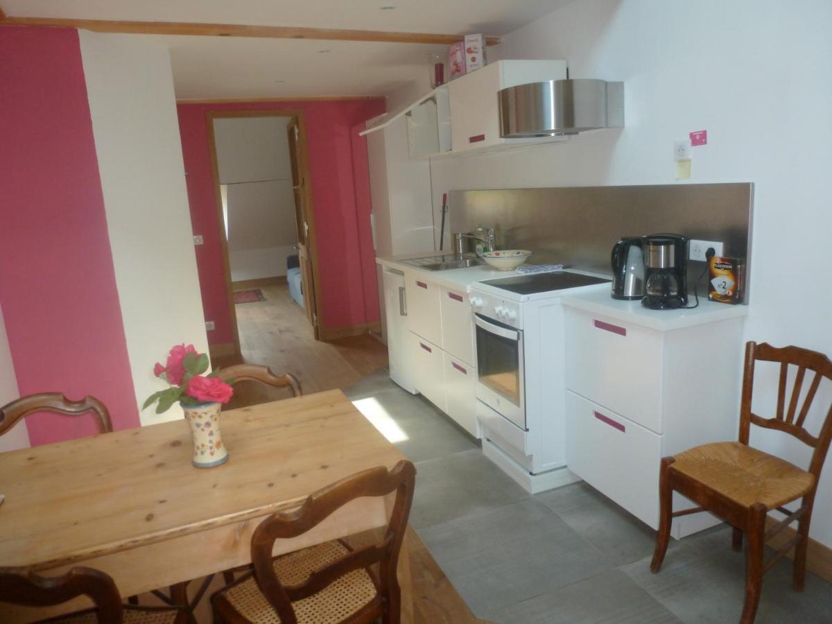 Au Cheval Blanc - appartements et chambres d'hôtes Albertville Extérieur photo