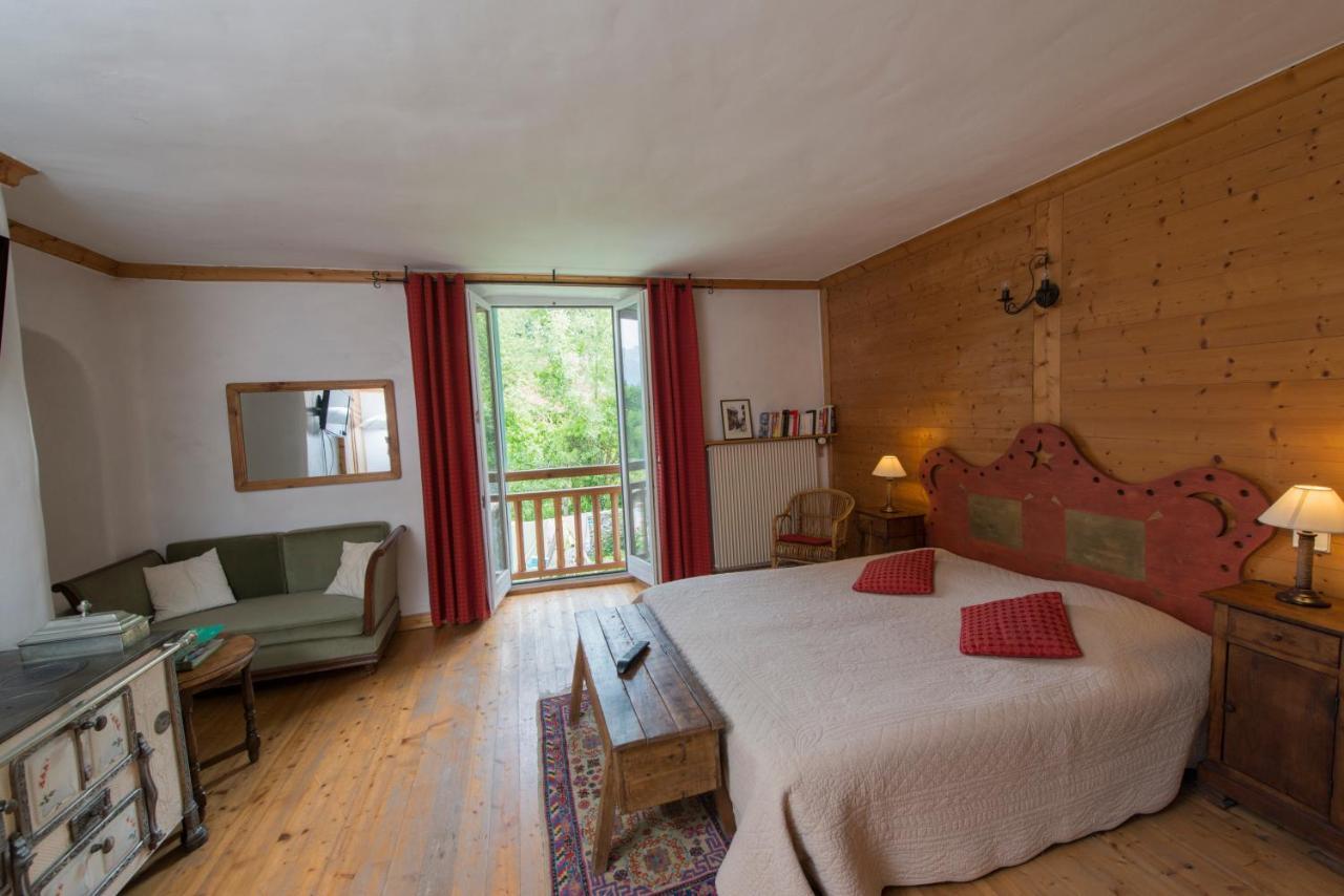 Au Cheval Blanc - appartements et chambres d'hôtes Albertville Extérieur photo