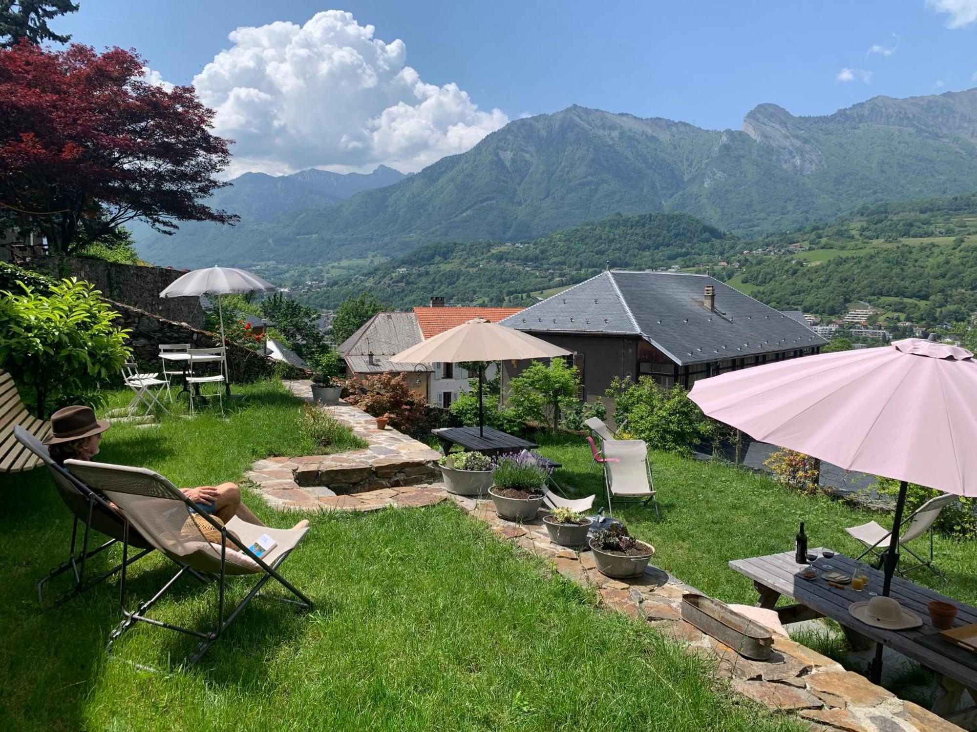 Au Cheval Blanc - appartements et chambres d'hôtes Albertville Extérieur photo